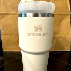 ✨ SOLD ✨ 20oz Stanley Cup